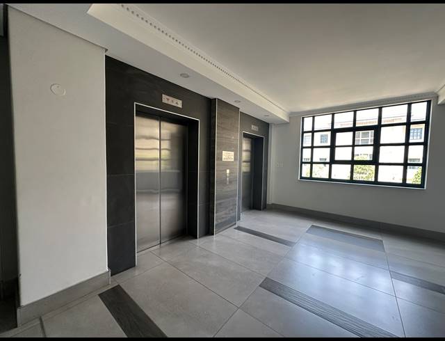 1,910M² OFFICE TO LET IN SUNNINGHILL